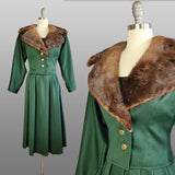 1980s Women's Suit / Green Winter Suit / Fur Trimmed Suit / Suit with Fur Collar / Size Medium Large