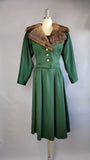 1980s Women's Suit / Green Winter Suit / Fur Trimmed Suit / Suit with Fur Collar / Size Medium Large